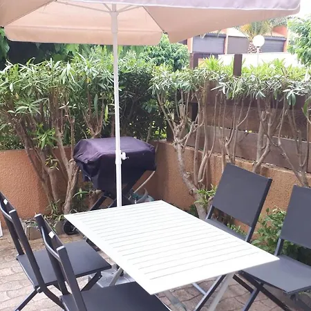 Studio cabine avec jardinet à 30 m de la plage, au calme. Gruissan Exterior foto