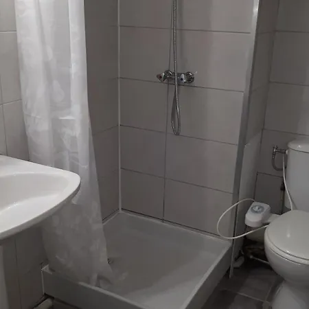 Studio cabine avec jardinet à 30 m de la plage, au calme. Gruissan Exterior foto