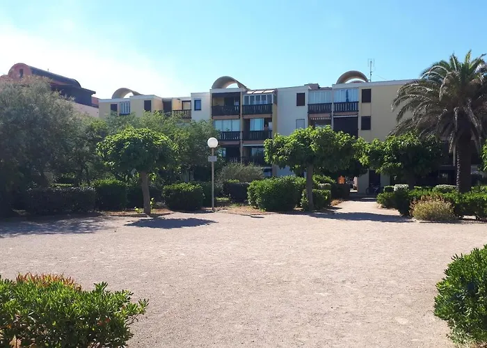 Studio Cabine Avec Jardinet A 30 M De La Plage, Au Calme.