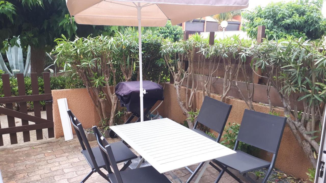 Avec Jardinet A 30 M De La Plage, Au Calme.